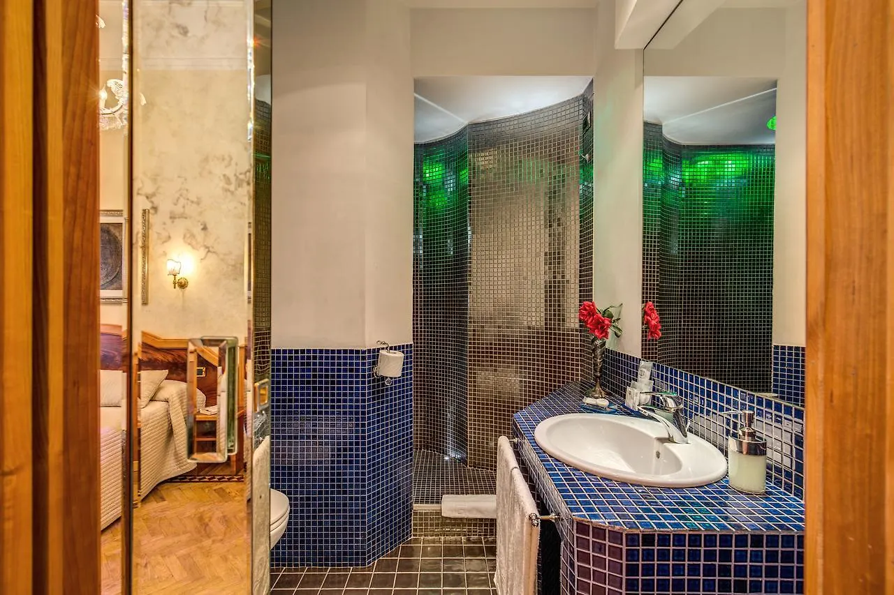 Relais Conte Di Cavour De Luxe Hotel Roma 2*,