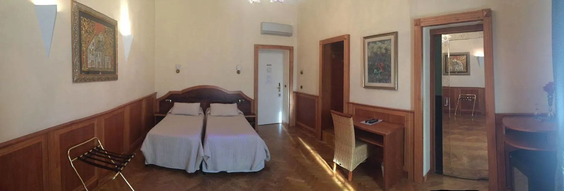 Relais Conte Di Cavour De Luxe Hotel Rome 2*,